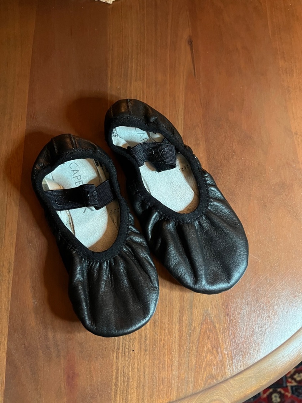 EUC Capezio black leather ballet shoes toddler